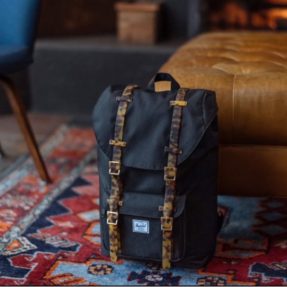 Herschel Tortoiseshell Strap Black Canvas All American Backpack Bag - Picture 2 of 12